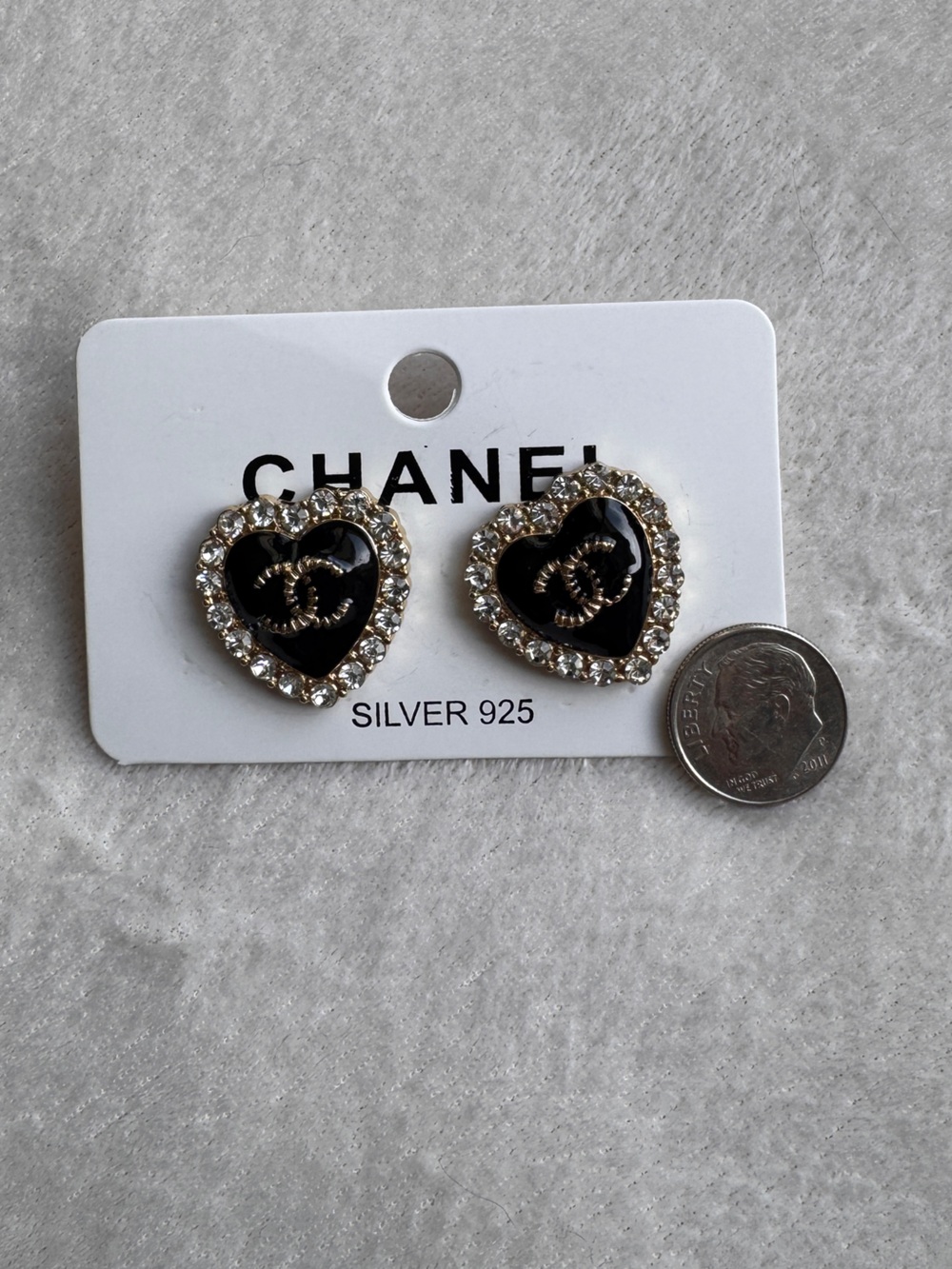 CHANEL Black and Gold Heart Crystal Stud Earrings - Picture 3 of 4